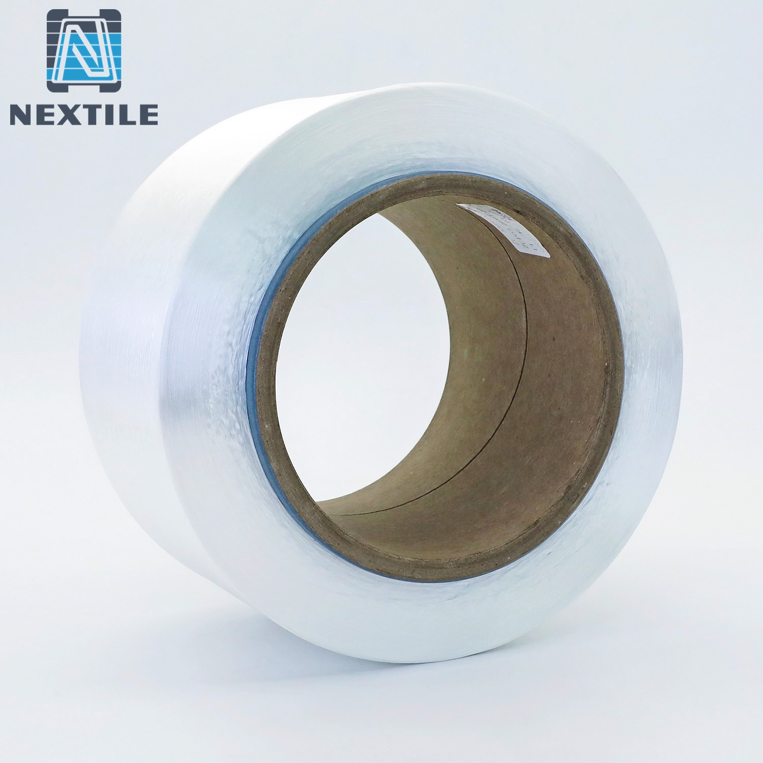 ما هي الاستخدامات الشائعة لخيوط خيوط البوليستر في تصنيع النسيج؟